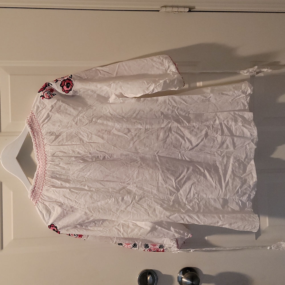 Embroidered Large Blouse - Picture 6 of 7